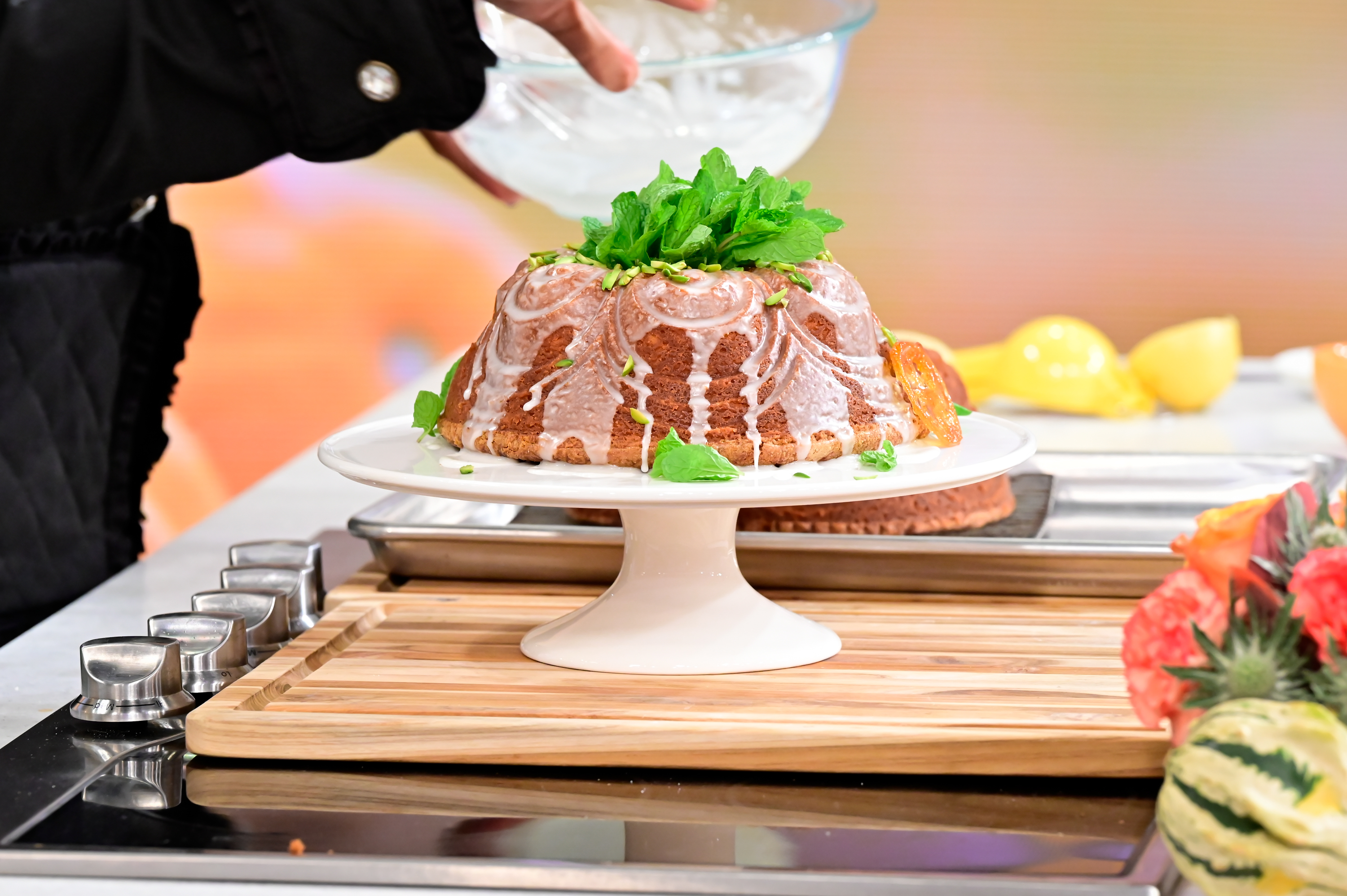 Lazarus Lynch's Church Hat Lemon Cake – Tamron Hall Show